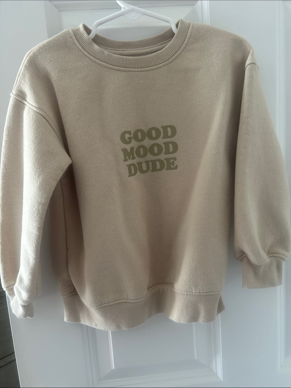 Cat & Jack Beige Crewneck Sweatshirt with Olive Graphic